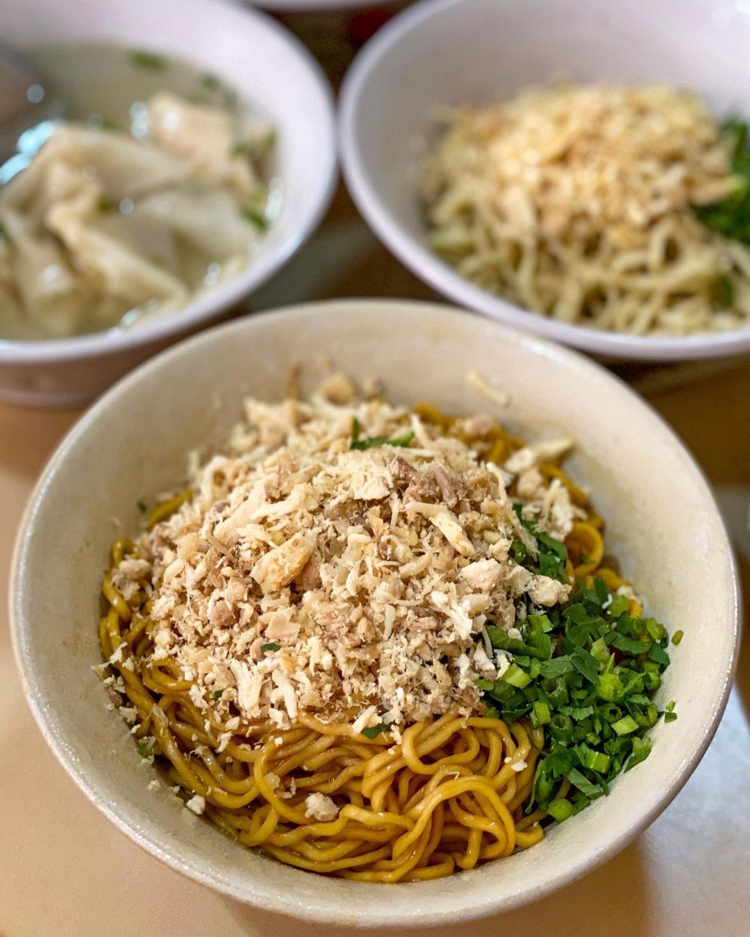 mie ayam dalam gang yang larik-manis