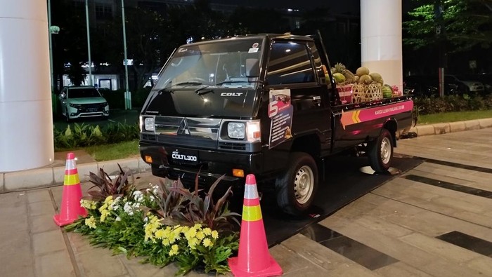 Mitsubishi New Colt L300
