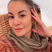 Wanita keturunan Australia dan Batak itu pun kerap menunjukkan wajahnya tanpa makeup. Meski begitu, Nadya Hutagalung kerap dipuji awet muda oleh netizen. Foto: dok. Instagram/@nadyahutagalung