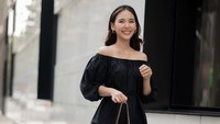 Potret Narilya Gulmongkolpech serba hitam. (Foto: dok. Instagram @yadarilya)