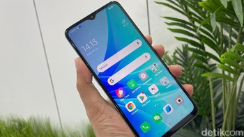 Layarnya berukuran 6,56 inch. Foto: Adi Fida Rahman/detikINET