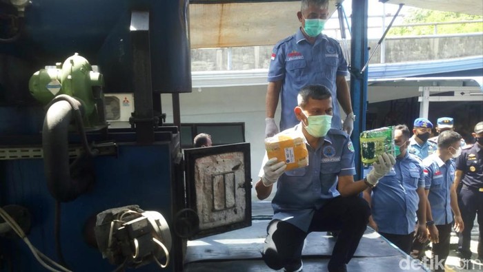 Pemusnahan narkoba jenis sabu dan ekstasi di BNN Sumut.