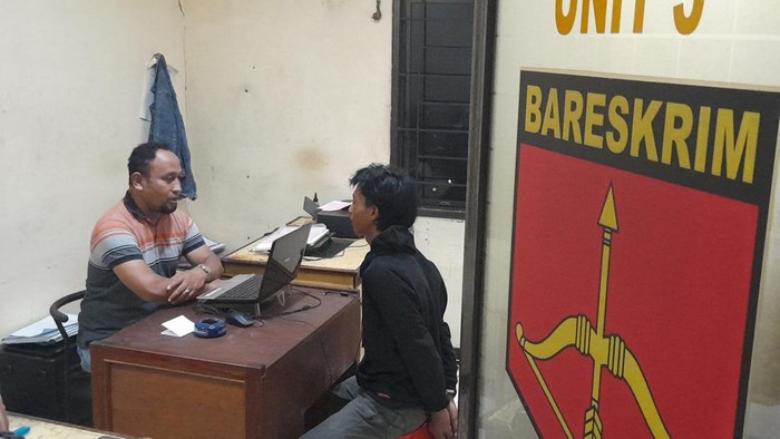 Pengamen di Bogor diamankan polisi usai jambret handphone penumpang di angkot