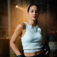 Pevita Pearce pun kerap memperlihatkan aktivitasnya olahraga di gym maupun outdoor. Foto: Instagram/@pevpearce