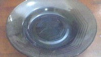 Awal tahun 2000an, banyak produk deterjen yang berlomba-lomba menarik perhatian ibu-ibu dengan hadiah piring. Salah satunya piring berwarna biru ini yang bahkan lapisannya cukup tebal. Foto: Istimewa
