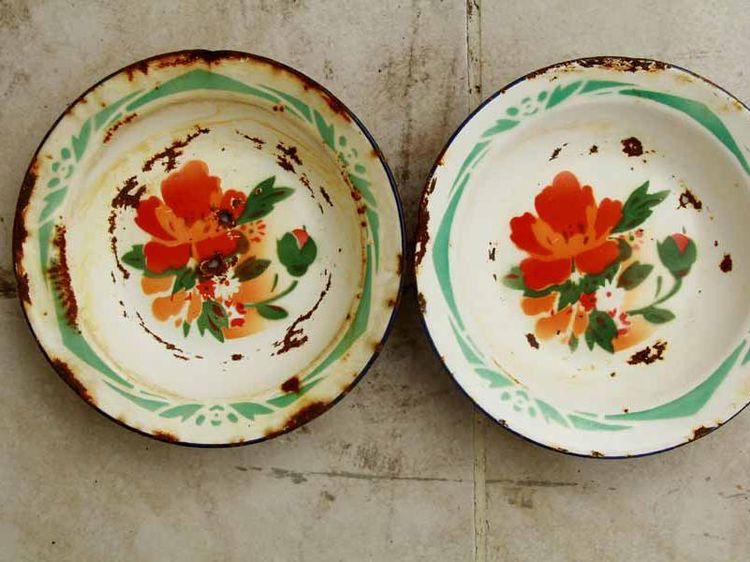 10 Piring Jadul Ini Bikin Ingat Rumah Nenek, Kamu Masih Punya?