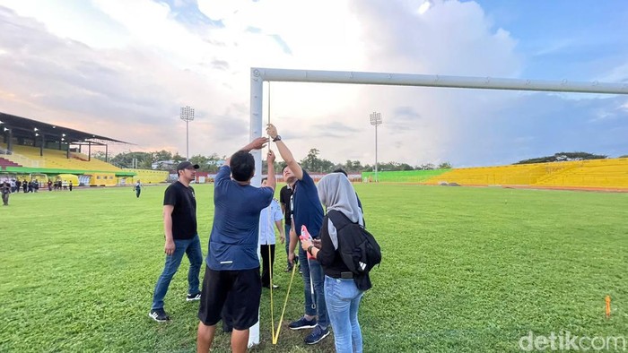 PT LIB mengecek standar lapangan Stadion Gelora BJ Habibie Parepare