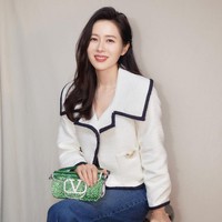 Son Ye Jin juga mengadopsi nama panggung di awal kariernya sebagai aktris. Istri Hyun Bin ini lahir sebagai Son Eon Jin. Foto: Instagram @yejinhand