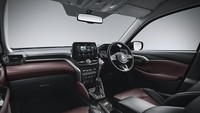 Di bagian interior, Maruti menghadirkan tampilan yang mewah dengan menyematkan aksen emas serta jahitan berwarna senada dengan jok. Foto: Maruti Suzuki