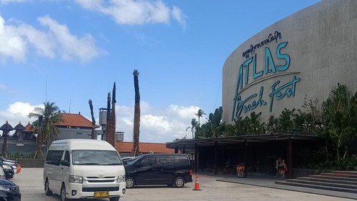 Tampilan pintu masuk Atlas Beach Fest yang berlokasi di Jalan Pantai Berawa No.88, Kuta Utara, Badung, Bali.
