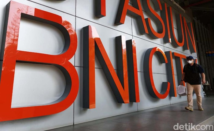 Stasiun BNI City bakal dipakai untuk naik turun KRL Commuter Line. Beberapa persiapan sudah dilakukan untuk membuat Stasiun BNI City jadi tempat naik turun KRL Commuter Line.