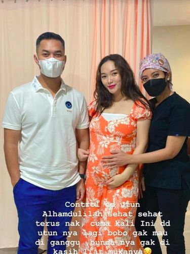 Zaskia Gotik dan Sirajuddin Mahmud pamer kemesraan.