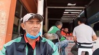 Edi mengaku rugi Rp 250 ribu dari orderan fiktif untuk pesanan Kopi di Bawah Tangga. Pelanggan yang memesan tidak bisa dihubungi. Ia juga sempat ditipu oleh pihak yang mengaku dari perusahaan tempatnya bekerja. Foto: YouTube Selalu Ada Jalan