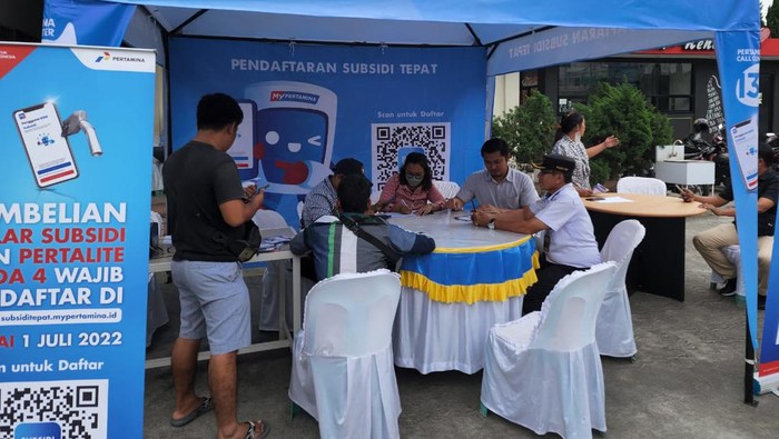 Suasana pendaftaran untuk pendataan BBM Subsidi lewat aplikasi. Istimewa