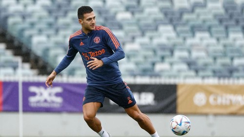 PERTH, AUSTRALIA - JULY 21: Diogo Dalot of Manchester United in action during a Manchester United training session at the WACA on July 21, 2022 in Perth, Australia. (Photo by Paul Kane/Getty Images)