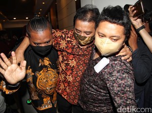 Roy Suryo Tumbang Usai Diperiksa soal Meme Stupa, Berikut Doa Gibran