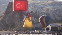 Festival ini dimeriahkan 15 balon udara klasik.