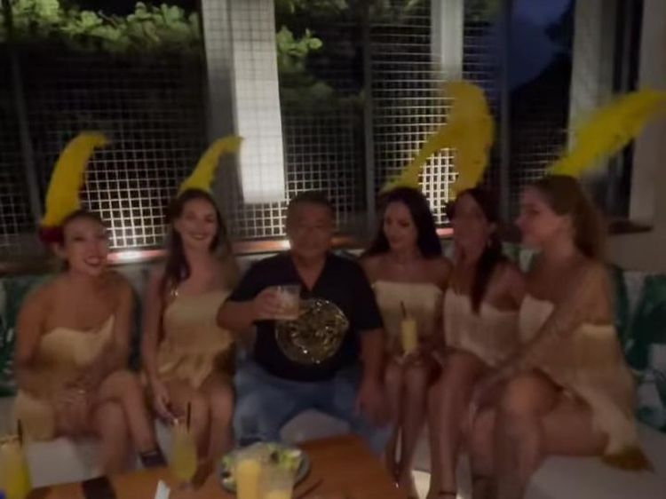 Momen Hotman Paris Hangout di Atlas Beach Fest Bareng Aspri