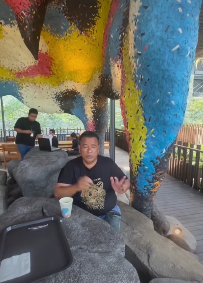 Hotman Paris di Atlas Beach Fest Momen Hotman Paris Hangout di Atlas Beach Fest Bareng Aspri