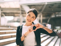 Arti Friendly: Ciri, Kelebihan, dan Tips agar Friendly ke Semua Orang