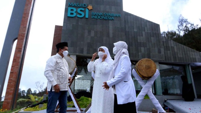 Ini Lho.. Masjid BSI di Bromo Masjid BSI Penanjakan di kawasan Gunung Bromo, Pasuruan, Jawa Timur, diresmikan, Jumat (22/7). Peresmian masjid ini dihadiri oleh Gubernur Jatim Khofifah Indar Parawansa.