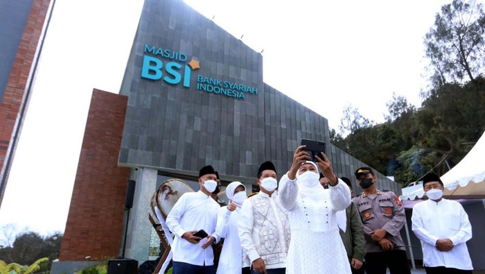 Ini Lho.. Masjid BSI di Bromo Masjid BSI Penanjakan di kawasan Gunung Bromo, Pasuruan, Jawa Timur, diresmikan, Jumat (22/7). Peresmian masjid ini dihadiri oleh Gubernur Jatim Khofifah Indar Parawansa.