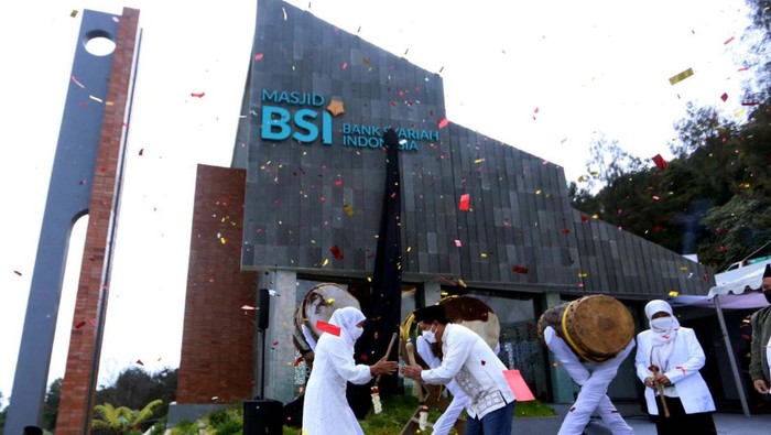 Ini Lho.. Masjid BSI di Bromo Masjid BSI Penanjakan di kawasan Gunung Bromo, Pasuruan, Jawa Timur, diresmikan, Jumat (22/7). Peresmian masjid ini dihadiri oleh Gubernur Jatim Khofifah Indar Parawansa.