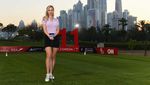 Intip Gaya Pegolf Seksi Paige Spiranac