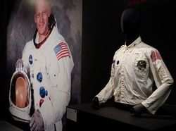 Deal! Jaket Apollo 11 Milik Buzz Aldrin Laku Rp 41 Miliar, Ini Fotonya