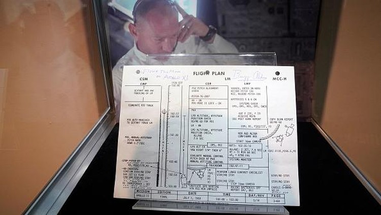 Buzz Aldrins Inflight Coverall Jacket, worn by him on his  Apollo 11 mission to the Moon is on display July 21, 2022 during a media preview at Sothebys in New York. - The  auction is Celebrating Life & Career of Legendary Astronaut Buzz Aldrin featuring Space-Flown Artifacts from Gemini XII & Apollo 11 Missions. (Photo by TIMOTHY A. CLARY / AFP) (Photo by TIMOTHY A. CLARY/AFP via Getty Images)