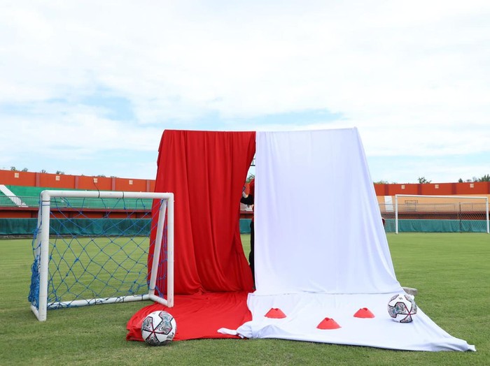 Kain kaus properti launching jersey Madura United
