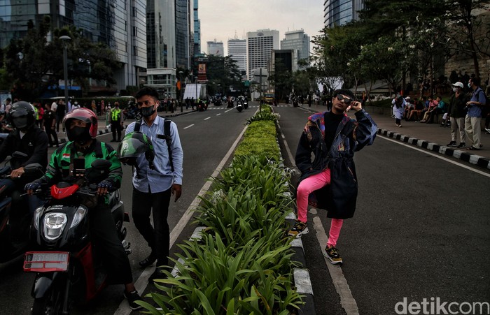 Jika Jepang punya Harajuku, Indonesia kini punya istilah Haradukuh usai viral Citayam Fashion Week di Dukuh Atas. Kawula muda Ibu Kota pun ikut ambil bagian.
