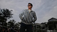 Dari kacamata lainnya, pengamat transportasi Djoko Setijowarno mengungkapkan, fenomena ini sangat didukung oleh ketersediaan transportasi yang mumpuni di perkotaan.