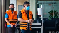 Rusdianto diperiksa sebagai tersangka kasus suap pengajuan dana Pemulihan Ekonomi Nasional (PEN) Kolaka Timur 2021.