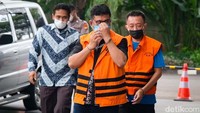 Dia diduga berperan aktif dalam pengajuan kepada eks Dirjen Keuda M Ardian Noervianto. KPK menjelaskan kasus ini bermula saat ada kesepakatan antara Bupati Kolaka Timur Andi Meria dan Rusdianto Emba soal pengajuan dana PEN senilai Rp 350 miliar.