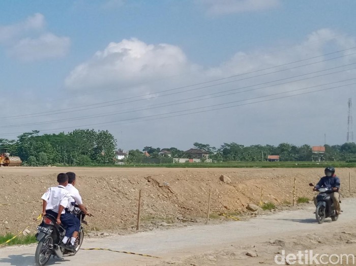 Lokasi ruas Tol Jogja-Solo di Desa Kahuman, Kecamatan Ngawen, Klaten, Jumat (22/7/2022).