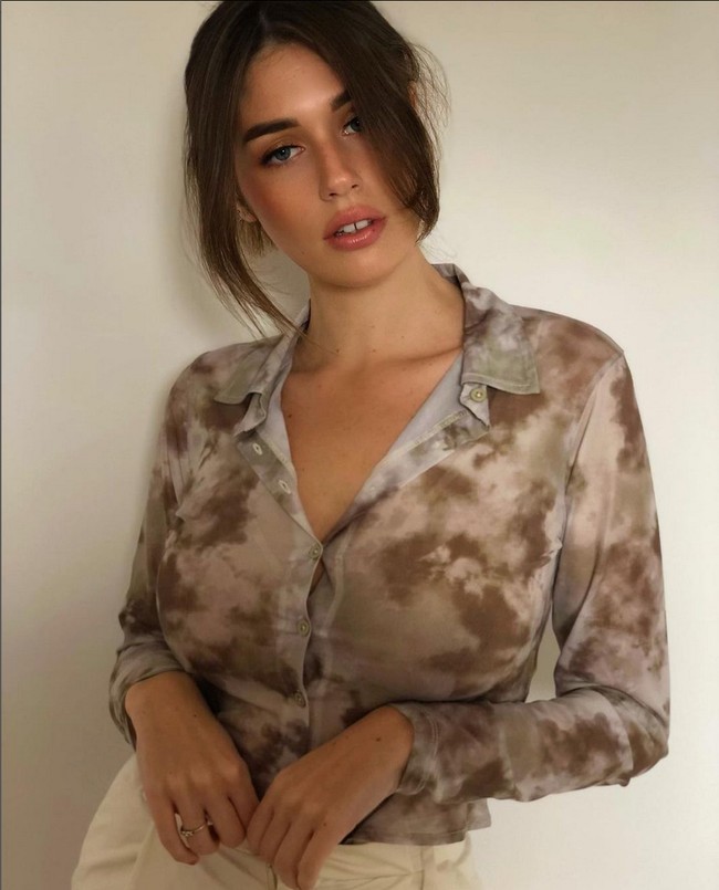 Ia pun mengunggah perubahan tubuhnya yang drastis di TikTok dan langsung mendapat banyak reaksi dari netizen. Foto: Dok. TikTok dan Instagram/@miadunnnn @miasophdunn