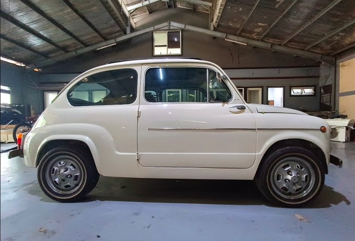 Mobil konvensional dikonversi menjadi listrik Mobil konvensional dikonversi menjadi listrik