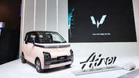 DFSK MINI EV akan bertarung dengan Wuling Air ev. Mobil listrik Wuling ini naru dirilis beberapa pekan lalu dan akan segera dijual di Indonesia (Foto: Herdi Alif Al Hikam/detikcom)