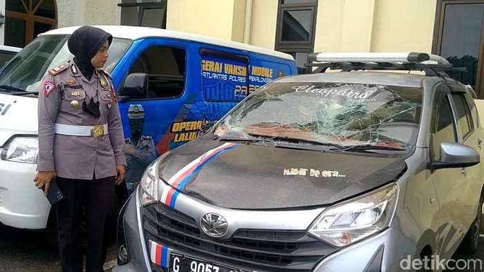 Mobil yang menabrak rombongan polisi jalan sehat diamankan Polres Pekalongan, Jumat (22/7/2022).