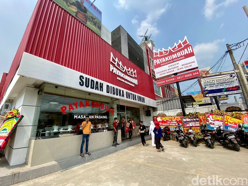 Payakumbuah: Lamak Bana! Ikan Salai dan Dendeng Batokok di RM Padang Arief Muhammad