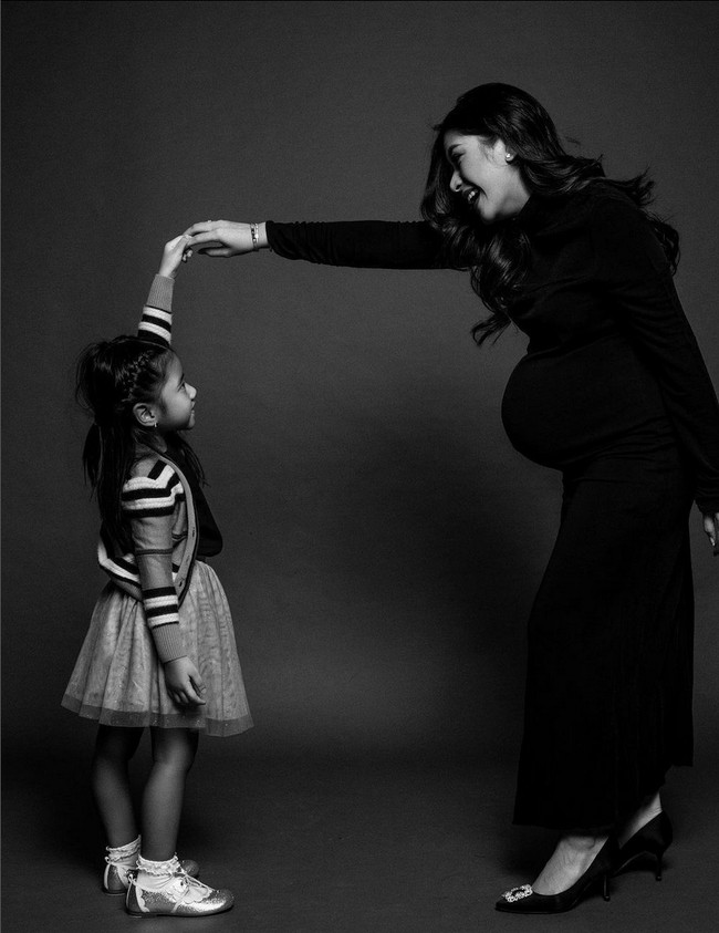 Aliya Rajasa juga mengunggah potret keakraban dirinya dengan sang putri, Gayatri Dalia Yudhoyono. Foto: Instagram/@ruby_26