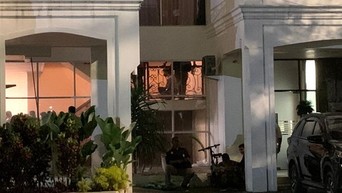 Peragaan tembak-menembak dalam pra rekonstruksi kasus Brigadir J