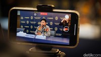 Roy Suryo dijerat dengan Pasal 28 ayat (2) juncto Pasal 45A ayat (2) UU Nomor 19 Tahun 2016 tentang Perubahan atas UU Nomor 11 Tahun 2008 tentang Informasi dan Transaksi Elektronik (ITE) dan/atau Pasal 156A KUHP dan/atau Pasal 15 UU Nomor 1 Tahun 1946 tentang Peraturan Hukum Pidana.