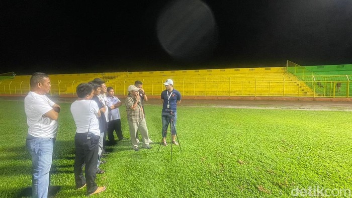 PT LIB mengecek pencahayaan di Stadion Gelora BJ Habibie.