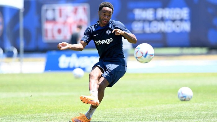 LOS ANGELES, CA - JULY 14: Raheem Sterling of Chelsea during a training session at Drake Stadium UCLA Campus on July 14, 2022 in Los Angeles, California. (Photo by Darren Walsh/Chelsea FC via Getty Images)