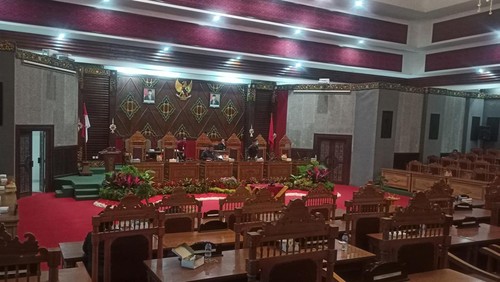 Rapat Paripurna DPRD Karangasem di Kantor DPRD Kabupaten Karangasem, Bali, Jumat (22/7/2022).