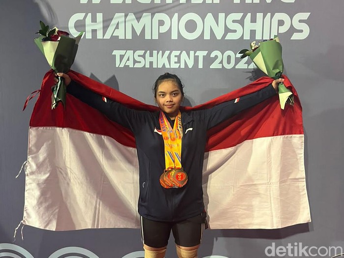 Sarah peraih medali emas angkat besi