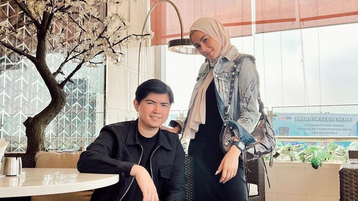 Olla Ramlan Ultah Ke-46, Anak Pertama: Stay Young My Vampire of A Mom!