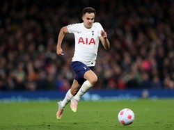 Sergio Reguilon juga disebut sudah tak punya tempat di skuad. Ia sempat dikaitkan dengan Sevilla.  Foto: Getty Images
